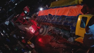 Operators suspended after ferry hits Padma Bridge pillar in Munshiganj