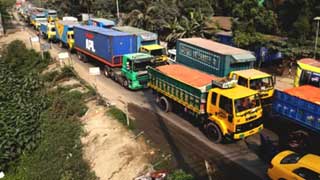 Trucks, lorries banned on highways for 3 days before and after Eid