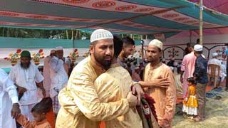 Muslims in parts of five dists celebrate Eid-ul-Fitr in line with Saudi Arabia