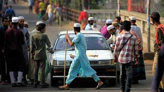 5 injured as Hefajat activists clash with AL, BCL men in Sylhet