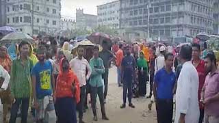 ঢাকা-ময়মনসিংহ মহাসড়ক অবরোধ করে শ্রমিক বিক্ষোভ