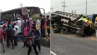 30 injured as bus, truck collide in Mymensingh
