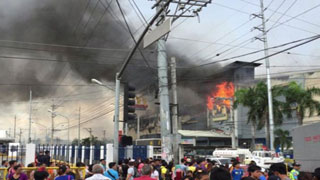 Dozens killed in Philippines shopping mall fire