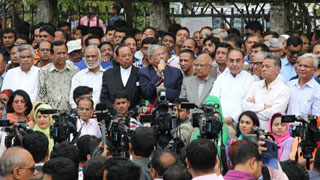 BNP holds human chain for Khaleda Zia’s release