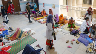 Two die of dengue; 653 new patients hospitalised in 24 hrs