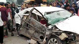 Bangladesh Bank official, daughters killed in Ctg road crash