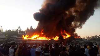 Rohingya camp catches fire, 1,200 houses gutted
