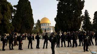 Israeli forces raid Al-Aqsa mosque, over 40 Palestinians injured