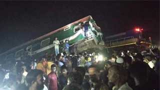 25 injured as passenger train hits freight train in Cumilla