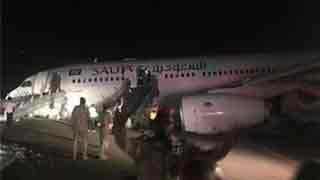Dhaka-bound Saudia plane makes emergency landing