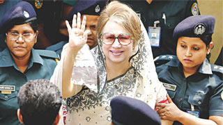 Boil develops on Khaleda Zia’s leg; she skips hearing