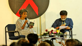 Eminent citizens condemn ‘cowardly’ withdrawal of Arundhati’s Talk permission
