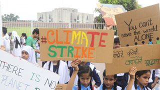 Children join global climate strike in Dhaka