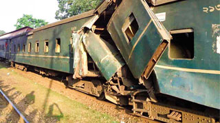One killed, 45 hurt in Rangpur train crash