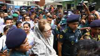 Khaleda Zia falls on ground following dizziness
