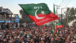 Pakistan: Imran Khan's allies lead in last leg of vote count