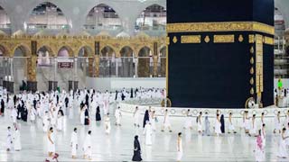 Pilgrims start arriving in Makkah for 2nd hajj amid pandemic