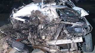 Bus-private car collision kills 4 in Narsingdi