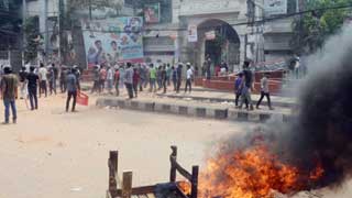 Violent clashes erupt again between Dhaka College students, traders