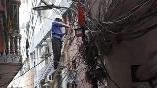 Utility lines of 5 warehouses cut in Old Dhaka