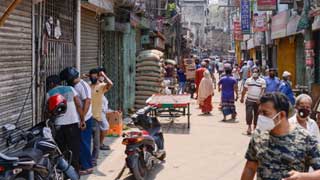 Coronavirus: Defying directives, people freely roam Dhaka streets