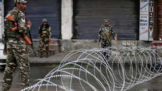 India restricts movement in Kashmir again