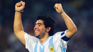 Football legend Diego Maradona dies