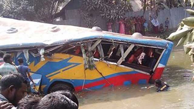 4 killed as bus overturns in Mymensingh