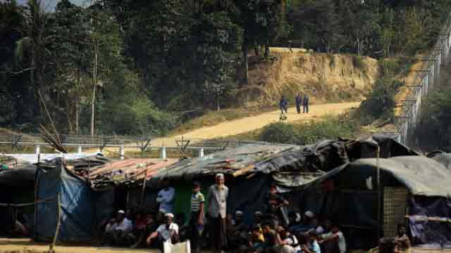 Bangladesh anger over Myanmar army build-up