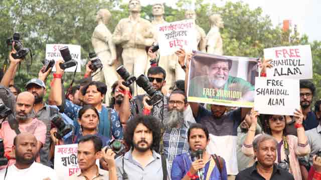 Photographers rally for release of Shahidul