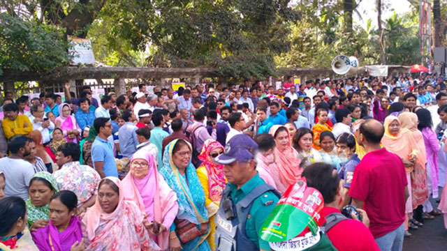 BNP form human chain protesting Khaleda Zia’s verdict