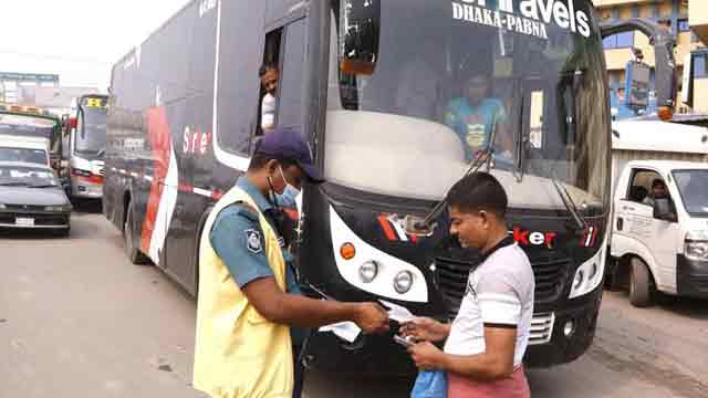 Cops allow vehicles to enter Dhaka after search
