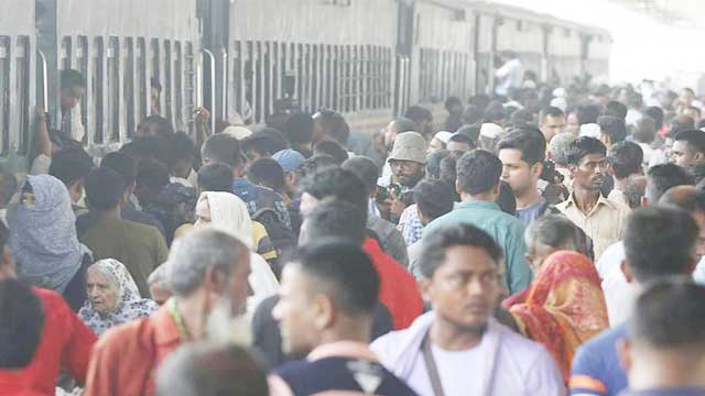 Eid holidaymakers suffer for train schedule disruption