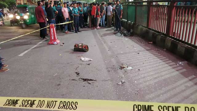 Two cops injured in bomb attack in Dhaka