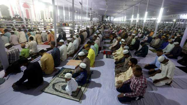 Muslims in Bangladesh celebrate Eid-ul-Azha amid rain