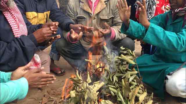 Cold wave cripples life in North, kills at least 5