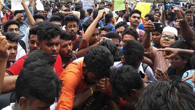 Protest spreads outside Dhaka