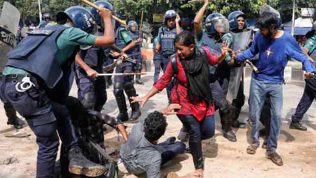 Cops lob tear shells, charge batons to disperse students