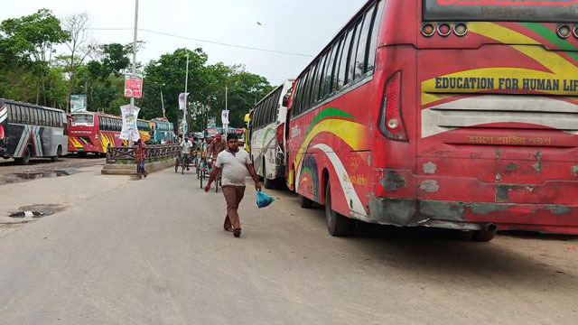 Transport workers paralyse Sylhet in strike