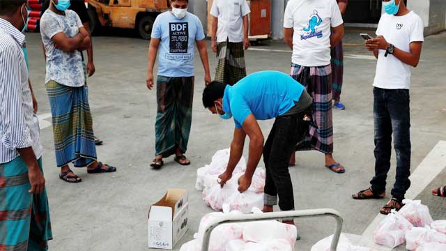 Singaporean cooks up Eid feast for migrant workers in lockdown