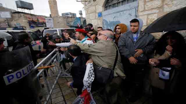 Palestinians rally against Greek Orthodox patriarch
