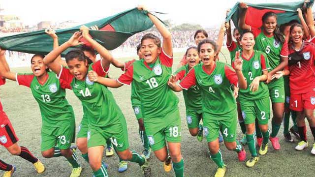 Bangladesh girls clinch four-nation title