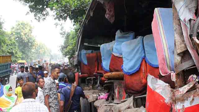 Road crashes kill 8 in three districts