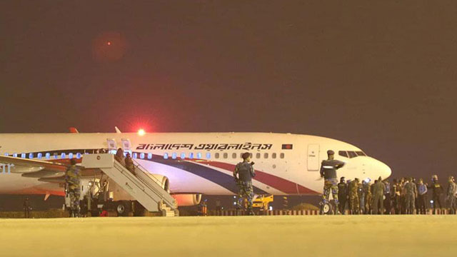 Bid to hijack Biman aircraft foiled; hijacker killed