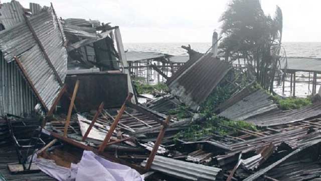 5 dead as cyclone Bulbul hits coastal districts