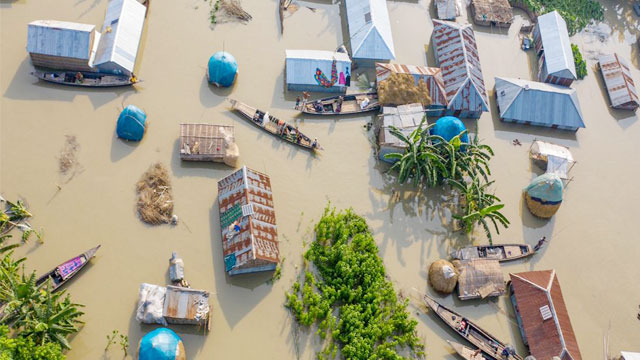 Flood situation: Hundreds of thousands marooned in northern districts