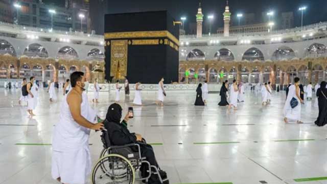 Umrah pilgrims return to Grand Mosque after Hajj 2021