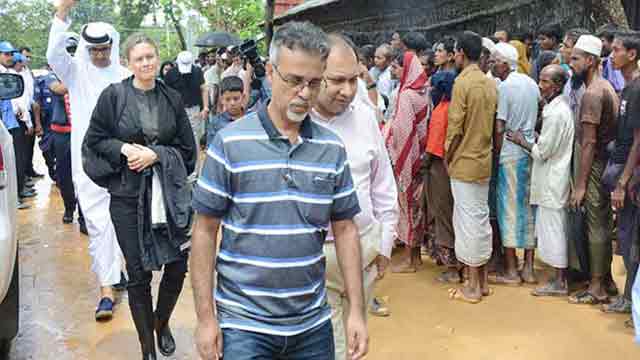 Diplomats visit Rohingya camp