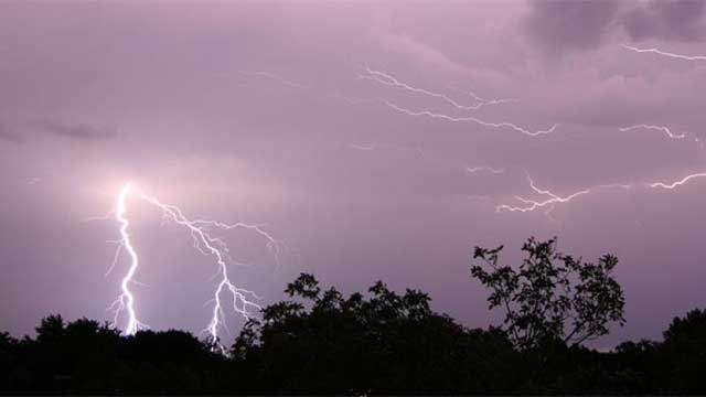 Lightning kills 17 in 10 districts