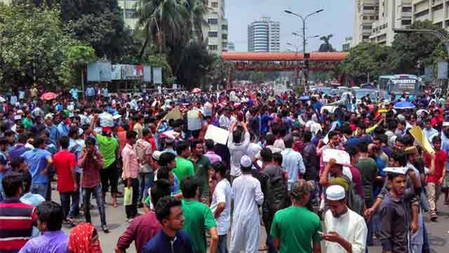 Protesters block Shahbagh